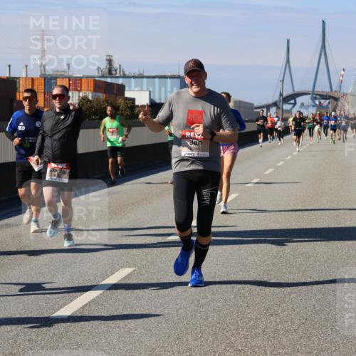 03.10.2025 - Köhlbrandbrückenlauf Strokosch-Dieckow http://msf.ph/oto/9115384 03.10.2025 12:48:21 Position 3 6461, 6255 meine-sportfotos.de