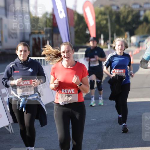 03.10.2025 - Köhlbrandbrückenlauf Jannik Wohlers http://msf.ph/oto/9115396 03.10.2025 13:32:48 Ziel 5110, 5133, 5187, 5273, 5446, 5477, 5478, 6147, 6148, 6360, 6513 meine-sportfotos.de