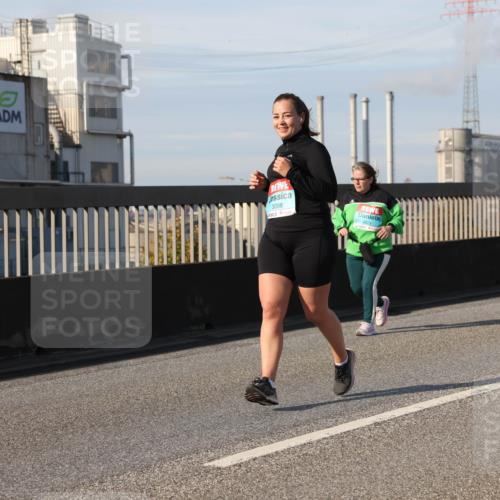 03.10.2025 - Köhlbrandbrückenlauf Lena Gebhardt http://msf.ph/oto/9115397 03.10.2025 10:18:10 Position 2 3098 meine-sportfotos.de