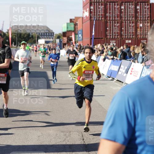 03.10.2025 - Köhlbrandbrückenlauf Jannik Wohlers http://msf.ph/oto/9115398 03.10.2025 13:02:18 Ziel 4109, 4130, 4281, 4337, 4492, 4946, 5617, 5697, 5747, 5845, 6465, 6492 meine-sportfotos.de