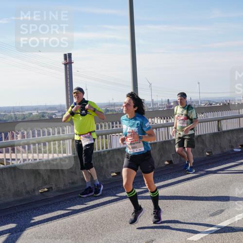 03.10.2025 - Köhlbrandbrückenlauf Michael Burmester http://msf.ph/oto/9115400 03.10.2025 12:56:54 Position 2 4984 meine-sportfotos.de