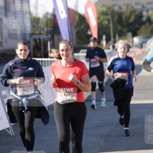 03.10.2025 - Köhlbrandbrückenlauf Jannik Wohlers http://msf.ph/oto/9115401 03.10.2025 13:32:48 Ziel 5110, 5133, 5187, 5273, 5446, 5477, 5478, 6147, 6148, 6360, 6513 meine-sportfotos.de
