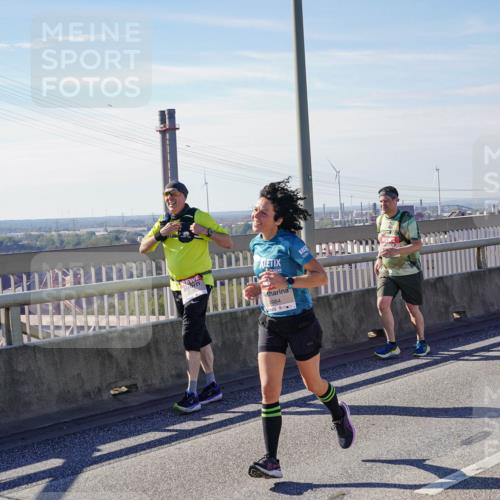 03.10.2025 - Köhlbrandbrückenlauf Michael Burmester http://msf.ph/oto/9115408 03.10.2025 12:56:54 Position 2 4984 meine-sportfotos.de