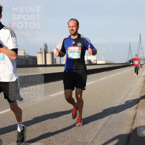 03.10.2025 - Köhlbrandbrückenlauf Lena Gebhardt http://msf.ph/oto/9115411 03.10.2025 09:43:33 Position 2 3155, 1215 meine-sportfotos.de
