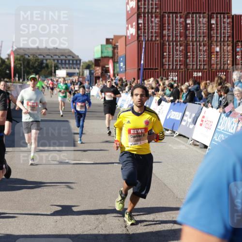 03.10.2025 - Köhlbrandbrückenlauf Jannik Wohlers http://msf.ph/oto/9115412 03.10.2025 13:02:18 Ziel 4109, 4130, 4281, 4337, 4492, 4946, 5617, 5697, 5747, 5845, 6465, 6492 meine-sportfotos.de