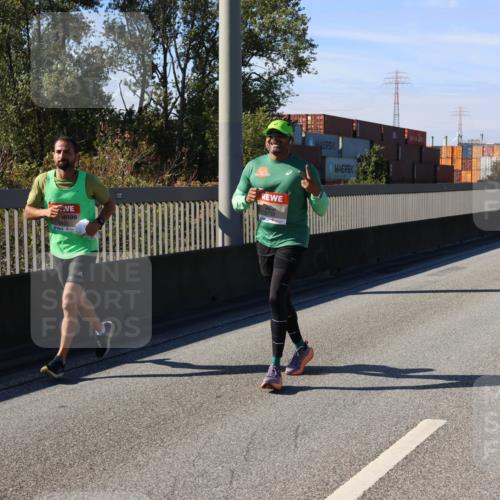 03.10.2025 - Köhlbrandbrückenlauf Strokosch-Dieckow http://msf.ph/oto/9115420 03.10.2025 12:48:28 Position 3 6739 meine-sportfotos.de