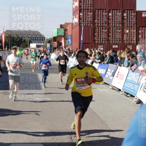 03.10.2025 - Köhlbrandbrückenlauf Jannik Wohlers http://msf.ph/oto/9115424 03.10.2025 13:02:18 Ziel 4109, 4130, 4281, 4337, 4492, 4946, 5617, 5697, 5747, 5845, 6465, 6492 meine-sportfotos.de