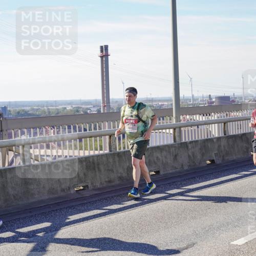 03.10.2025 - Köhlbrandbrückenlauf Michael Burmester http://msf.ph/oto/9115428 03.10.2025 12:56:55 Position 2  meine-sportfotos.de