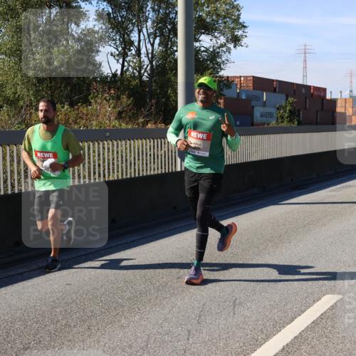 03.10.2025 - Köhlbrandbrückenlauf Strokosch-Dieckow http://msf.ph/oto/9115429 03.10.2025 12:48:28 Position 3  meine-sportfotos.de