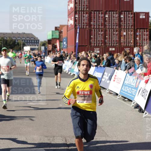 03.10.2025 - Köhlbrandbrückenlauf Jannik Wohlers http://msf.ph/oto/9115439 03.10.2025 13:02:18 Ziel 4109, 4130, 4281, 4337, 4492, 4946, 5617, 5697, 5747, 5845, 6465, 6492 meine-sportfotos.de