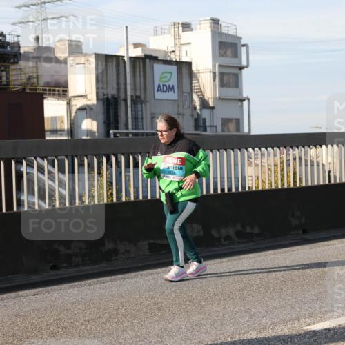 03.10.2025 - Köhlbrandbrückenlauf Lena Gebhardt http://msf.ph/oto/9115450 03.10.2025 10:18:12 Position 2 3624 meine-sportfotos.de