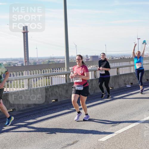 03.10.2025 - Köhlbrandbrückenlauf Michael Burmester http://msf.ph/oto/9115452 03.10.2025 12:56:56 Position 2 5510, 6544 meine-sportfotos.de
