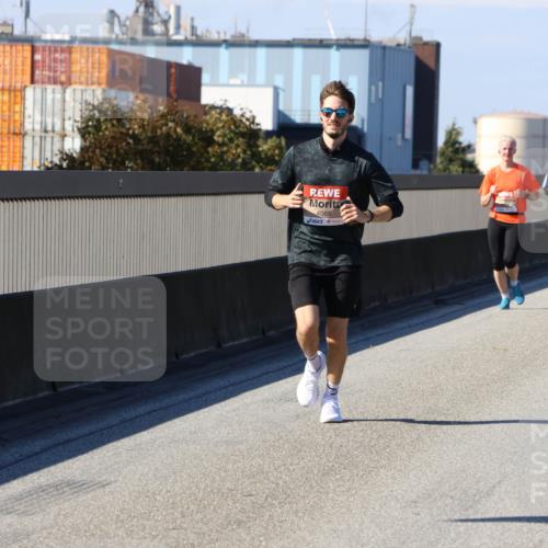 03.10.2025 - Köhlbrandbrückenlauf Strokosch-Dieckow http://msf.ph/oto/9115460 03.10.2025 12:48:33 Position 3 4069, 6479 meine-sportfotos.de