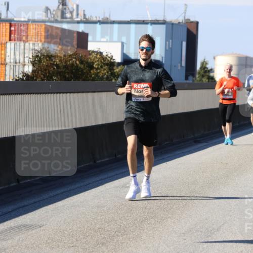 03.10.2025 - Köhlbrandbrückenlauf Strokosch-Dieckow http://msf.ph/oto/9115462 03.10.2025 12:48:33 Position 3 4069, 6479 meine-sportfotos.de