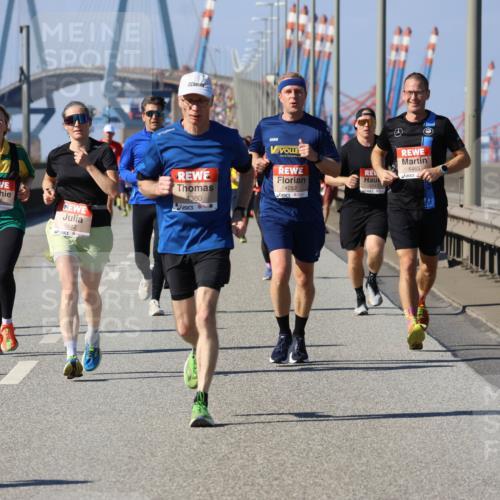 03.10.2025 - Köhlbrandbrückenlauf Strokosch-Dieckow http://msf.ph/oto/9115468 03.10.2025 12:48:36 Position 3 402, 6612, 4380, 4252, 6465 meine-sportfotos.de