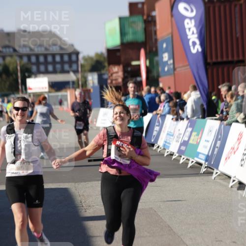 03.10.2025 - Köhlbrandbrückenlauf Jannik Wohlers http://msf.ph/oto/9115475 03.10.2025 13:32:52 Ziel 5110, 5133, 5187, 5273, 5446, 5477, 5478, 6147, 6148, 6360, 6513 meine-sportfotos.de
