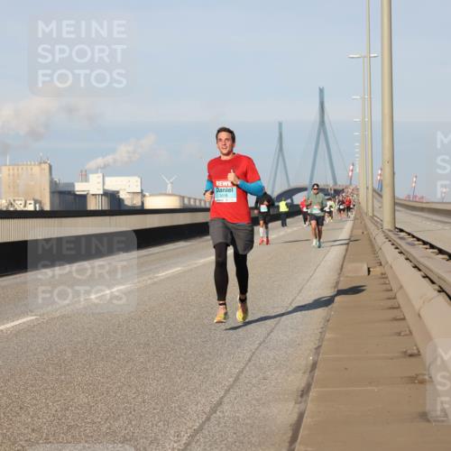 03.10.2025 - Köhlbrandbrückenlauf Lena Gebhardt http://msf.ph/oto/9115486 03.10.2025 09:43:36 Position 2 3518 meine-sportfotos.de