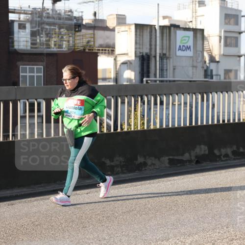 03.10.2025 - Köhlbrandbrückenlauf Lena Gebhardt http://msf.ph/oto/9115491 03.10.2025 10:18:13 Position 2 3624 meine-sportfotos.de