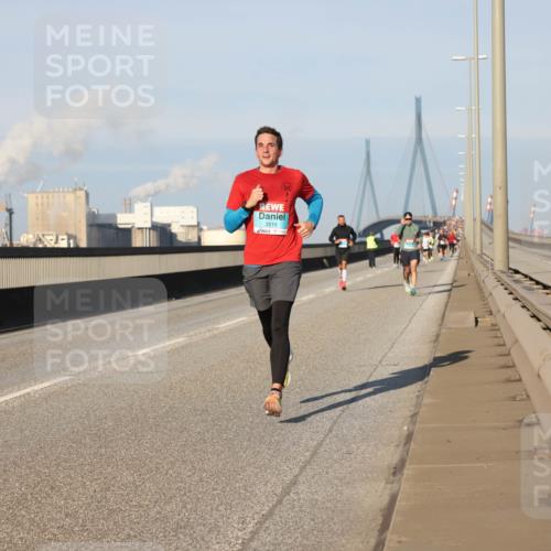 03.10.2025 - Köhlbrandbrückenlauf Lena Gebhardt http://msf.ph/oto/9115516 03.10.2025 09:43:36 Position 2 3518 meine-sportfotos.de