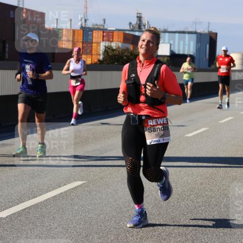 03.10.2025 - Köhlbrandbrückenlauf Strokosch-Dieckow http://msf.ph/oto/9115527 03.10.2025 12:48:49 Position 3 943, 5639 meine-sportfotos.de