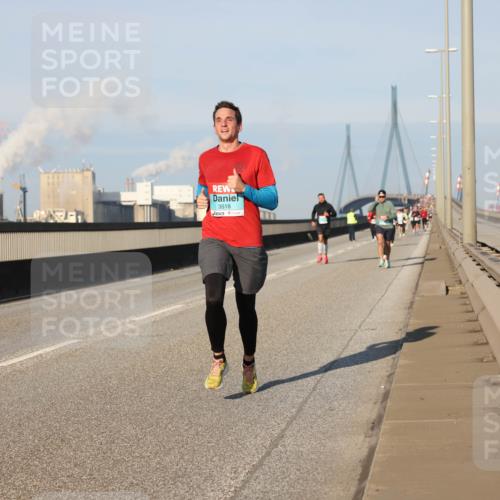 03.10.2025 - Köhlbrandbrückenlauf Lena Gebhardt http://msf.ph/oto/9115540 03.10.2025 09:43:37 Position 2 3518 meine-sportfotos.de