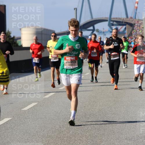 03.10.2025 - Köhlbrandbrückenlauf Strokosch-Dieckow http://msf.ph/oto/9115562 03.10.2025 12:48:55 Position 3 5691, 6492, 4274 meine-sportfotos.de