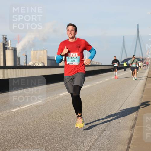 03.10.2025 - Köhlbrandbrückenlauf Lena Gebhardt http://msf.ph/oto/9115582 03.10.2025 09:43:37 Position 2 3518 meine-sportfotos.de