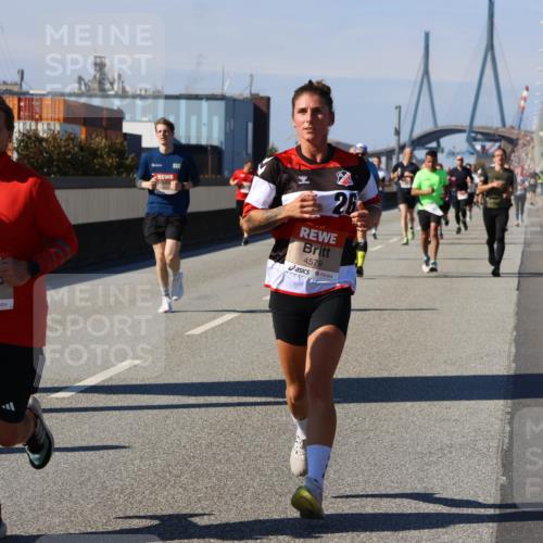 03.10.2025 - Köhlbrandbrückenlauf Strokosch-Dieckow http://msf.ph/oto/9115602 03.10.2025 12:49:06 Position 3 6706, 26, 4579 meine-sportfotos.de
