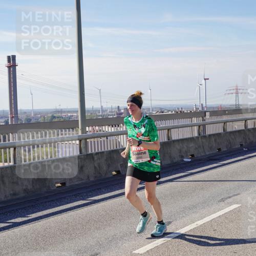03.10.2025 - Köhlbrandbrückenlauf Michael Burmester http://msf.ph/oto/9115608 03.10.2025 12:57:09 Position 2 5092 meine-sportfotos.de