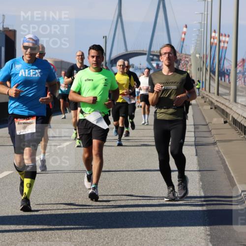 03.10.2025 - Köhlbrandbrückenlauf Strokosch-Dieckow http://msf.ph/oto/9115616 03.10.2025 12:49:11 Position 3 6092 meine-sportfotos.de