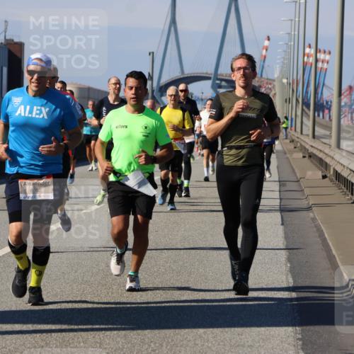 03.10.2025 - Köhlbrandbrückenlauf Strokosch-Dieckow http://msf.ph/oto/9115623 03.10.2025 12:49:11 Position 3 6092 meine-sportfotos.de