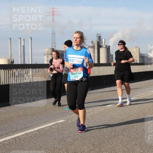 03.10.2025 - Köhlbrandbrückenlauf Lena Gebhardt http://msf.ph/oto/9115629 03.10.2025 10:18:29 Position 2 2520, 3103 meine-sportfotos.de