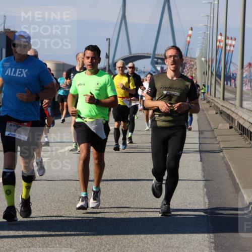 03.10.2025 - Köhlbrandbrückenlauf Strokosch-Dieckow http://msf.ph/oto/9115630 03.10.2025 12:49:12 Position 3 6092 meine-sportfotos.de
