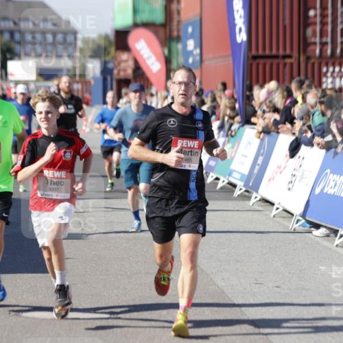 03.10.2025 - Köhlbrandbrückenlauf Jannik Wohlers http://msf.ph/oto/9115631 03.10.2025 13:02:24 Ziel 4130, 4187, 4271, 4277, 4281, 4337, 4380, 4492, 4783, 4946, 5080, 5617, 5697, 5747, 5784, 5845, 6465, 6492 meine-sportfotos.de