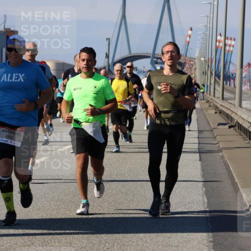 03.10.2025 - Köhlbrandbrückenlauf Strokosch-Dieckow http://msf.ph/oto/9115637 03.10.2025 12:49:12 Position 3 6092 meine-sportfotos.de