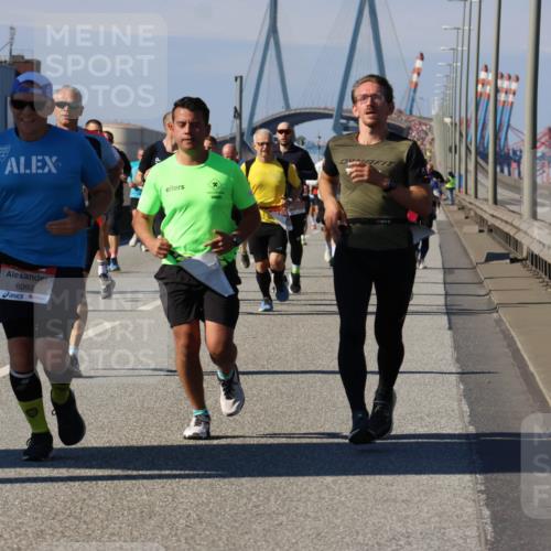 03.10.2025 - Köhlbrandbrückenlauf Strokosch-Dieckow http://msf.ph/oto/9115641 03.10.2025 12:49:12 Position 3 6092 meine-sportfotos.de