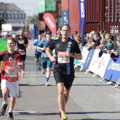 03.10.2025 - Köhlbrandbrückenlauf Jannik Wohlers http://msf.ph/oto/9115650 03.10.2025 13:02:24 Ziel 4130, 4187, 4271, 4277, 4281, 4337, 4380, 4492, 4783, 4946, 5080, 5617, 5697, 5747, 5784, 5845, 6465, 6492 meine-sportfotos.de