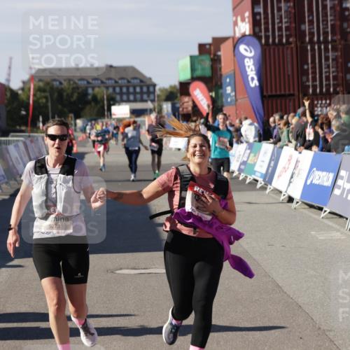 03.10.2025 - Köhlbrandbrückenlauf Jannik Wohlers http://msf.ph/oto/9115653 03.10.2025 13:32:54 Ziel 4582, 5110, 5133, 5187, 5273, 5446, 5477, 5478, 6147, 6148, 6513 meine-sportfotos.de