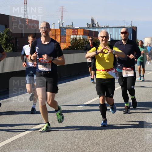 03.10.2025 - Köhlbrandbrückenlauf Strokosch-Dieckow http://msf.ph/oto/9115680 03.10.2025 12:49:18 Position 3 118, 474, 5793, 6783, 6207 meine-sportfotos.de