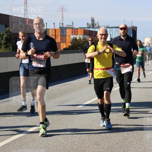 03.10.2025 - Köhlbrandbrückenlauf Strokosch-Dieckow http://msf.ph/oto/9115688 03.10.2025 12:49:19 Position 3 118, 5793, 6207 meine-sportfotos.de