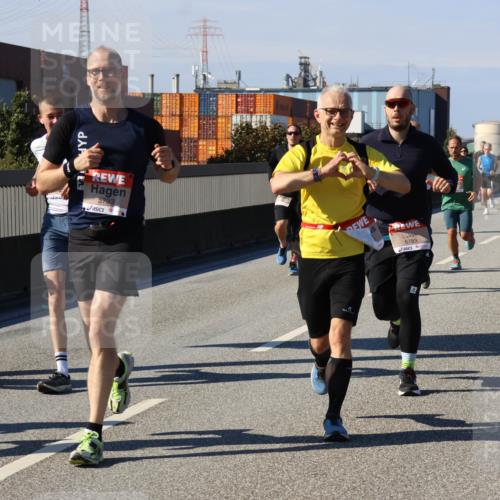 03.10.2025 - Köhlbrandbrückenlauf Strokosch-Dieckow http://msf.ph/oto/9115697 03.10.2025 12:49:19 Position 3 5793, 6783, 6207 meine-sportfotos.de