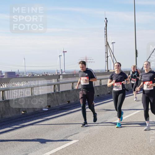 03.10.2025 - Köhlbrandbrückenlauf Michael Burmester http://msf.ph/oto/9115702 03.10.2025 12:57:24 Position 2 99 meine-sportfotos.de