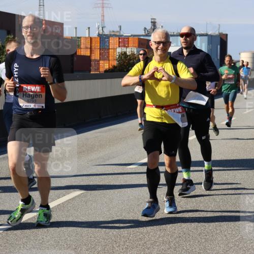03.10.2025 - Köhlbrandbrückenlauf Strokosch-Dieckow http://msf.ph/oto/9115708 03.10.2025 12:49:19 Position 3 5793, 6207 meine-sportfotos.de