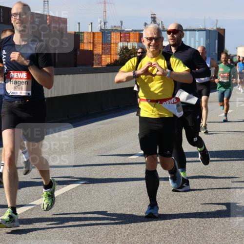 03.10.2025 - Köhlbrandbrückenlauf Strokosch-Dieckow http://msf.ph/oto/9115715 03.10.2025 12:49:19 Position 3 5793, 6207 meine-sportfotos.de