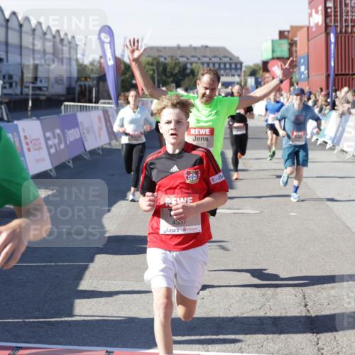 03.10.2025 - Köhlbrandbrückenlauf Jannik Wohlers http://msf.ph/oto/9115720 03.10.2025 13:02:25 Ziel 4130, 4187, 4271, 4277, 4337, 4380, 4492, 4783, 4946, 5080, 5617, 5697, 5747, 5784, 5845, 6465, 6492 meine-sportfotos.de