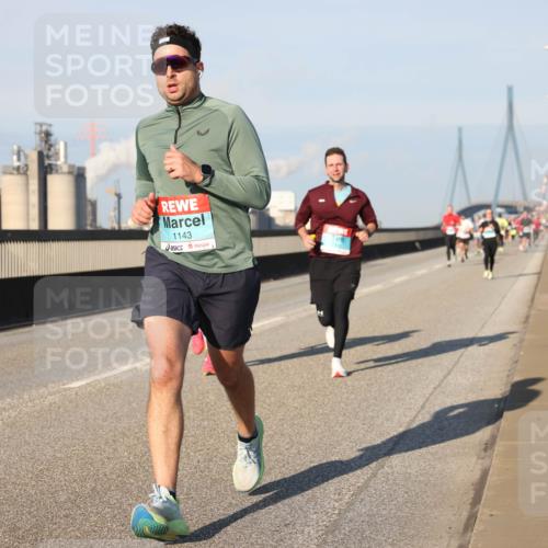 03.10.2025 - Köhlbrandbrückenlauf Lena Gebhardt http://msf.ph/oto/9115721 03.10.2025 09:43:44 Position 2 1143 meine-sportfotos.de