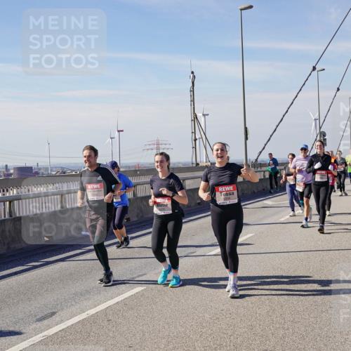 03.10.2025 - Köhlbrandbrückenlauf Michael Burmester http://msf.ph/oto/9115722 03.10.2025 12:57:25 Position 2 6334 meine-sportfotos.de
