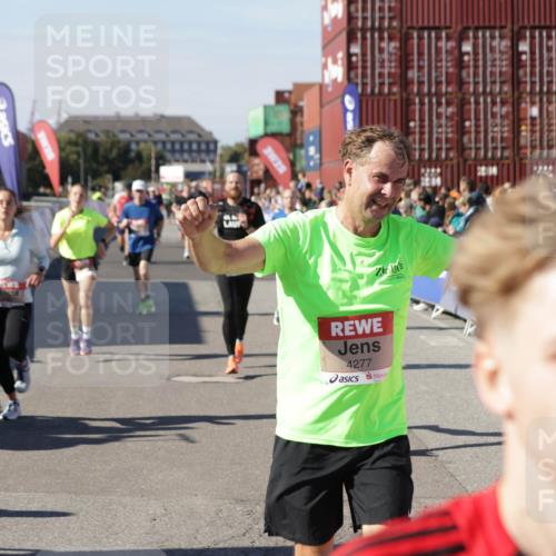03.10.2025 - Köhlbrandbrückenlauf Jannik Wohlers http://msf.ph/oto/9115744 03.10.2025 13:02:27 Ziel 4187, 4271, 4277, 4337, 4380, 4492, 4783, 4946, 5080, 5617, 5697, 5747, 5784, 5845, 6465, 6492 meine-sportfotos.de