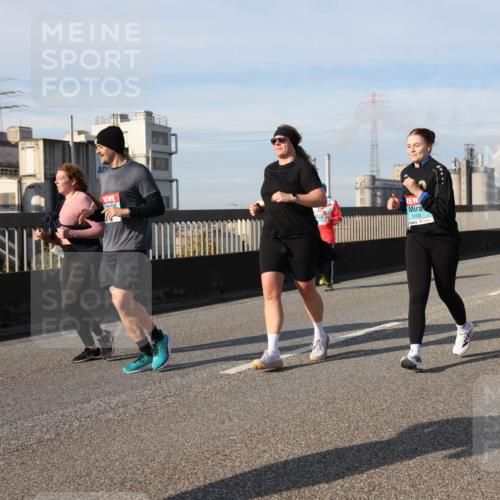 03.10.2025 - Köhlbrandbrückenlauf Lena Gebhardt http://msf.ph/oto/9115748 03.10.2025 10:18:31 Position 2 3103 meine-sportfotos.de