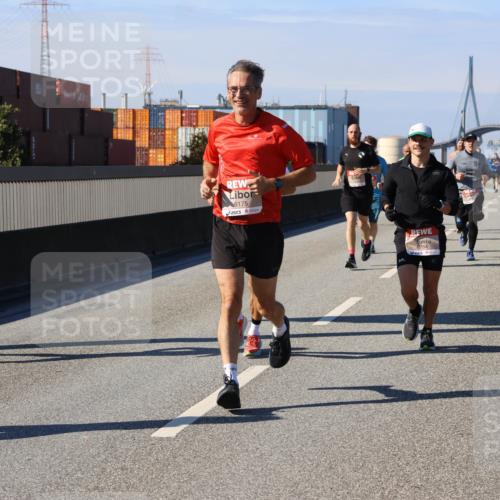 03.10.2025 - Köhlbrandbrückenlauf Strokosch-Dieckow http://msf.ph/oto/9115769 03.10.2025 12:49:32 Position 3 5958, 6175, 6784 meine-sportfotos.de